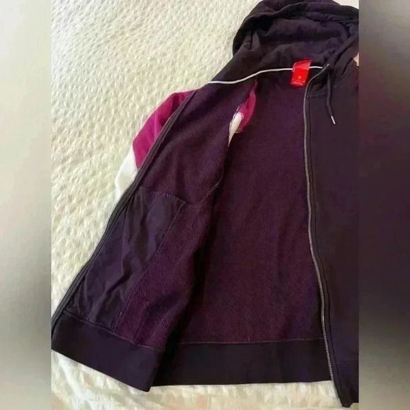 Nike sportswear women's size S fuchsia and purple zip up hoodie - Picture 3 of 10